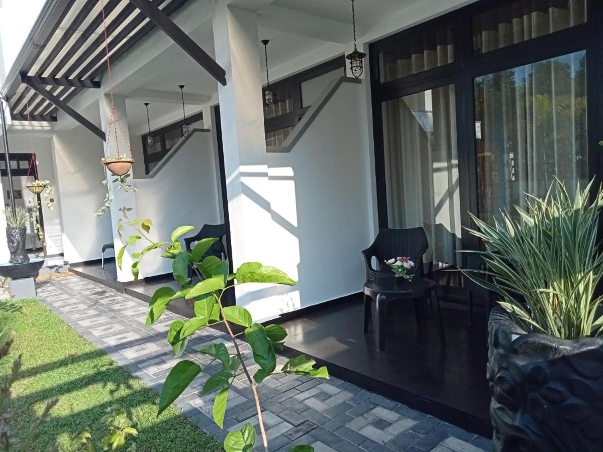 Katunayaka Airport Faith Hotel מראה חיצוני תמונה